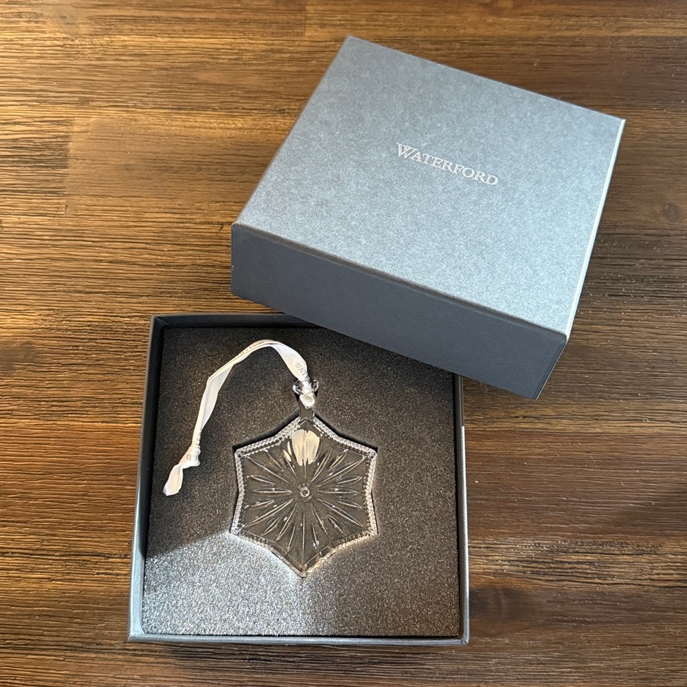 Waterford Crystal 2019 Celebrate the Season Snow Crystal Ornament - Picture 3 of 9